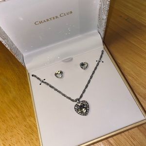 Macy’s Heart Necklace (silver)